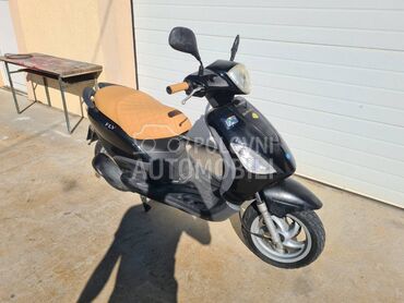 Piaggio Fly, 1.200 €, 2010. , 125 cm3, 37.000 km, 8kW (10 KS), Scooter, Loznica