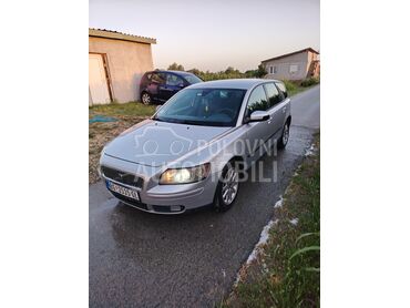 Volvo V50 1.6 D, 2.700 €, 2006. Karavan, Dizel | 1560 cm3, 263.000 km, 80kW (109 KS), Manuelni 5 brzina, 4/5 vrata, 5 sedišta, Borča