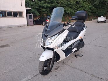 Honda silver wing 400, 2.700 €, 2012. , 400 cm3, 50.000 km, 28kW (38 KS), Scooter, Aleksinac