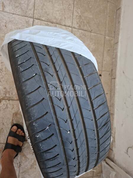 Goodyear 255/40 R19 Letnja
