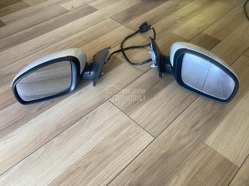 Levi i desni retrovizor za Škoda Roomster