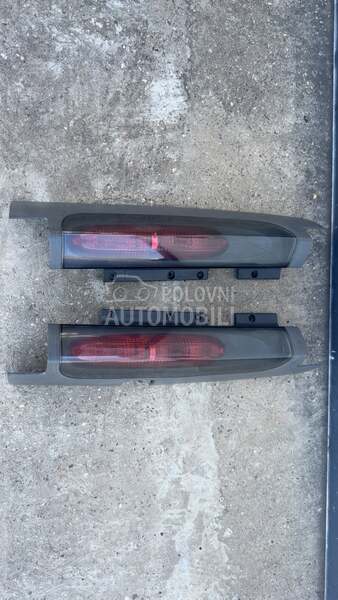 Renault trafic levi i desni stop