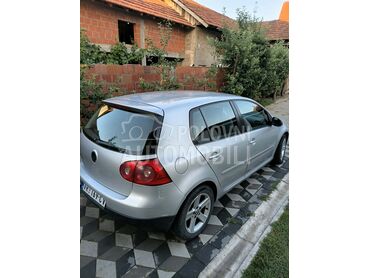 Volkswagen Golf 5, 3.490 €, 2004. Hečbek, Dizel | 1968 cm3, 302.200 km, 103kW (140 KS), Manuelni 6 brzina, 4/5 vrata, 5 sedišta, Vranje