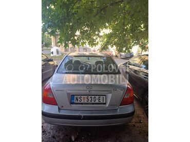 Hyundai Elantra, Po dogovoru, 2001. Limuzina, Benzin | 1599 cm3, 205.000 km, 79kW (107 KS), Manuelni 5 brzina, 4/5 vrata, 5 sedišta, Novi Sad