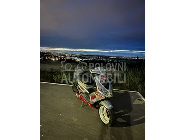 Peugeot Speedfight 2 (može zamena), 750 €, 2009. , 55 cm3, 12.700 km, 4kW (5 KS), Scooter, Palilula