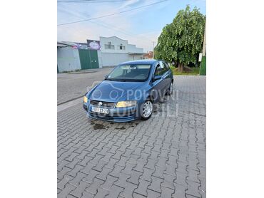 Fiat Stilo, 999 €, 2002. Hečbek, Benzin | 1596 cm3, 250.000 km, 76kW (103 KS), Manuelni 5 brzina, 4/5 vrata, 5 sedišta, Šabac