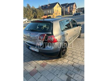 Volkswagen Golf 5, 3.500 €, 2008. Hečbek, Dizel | 1896 cm3, 309.780 km, 77kW (105 KS), Manuelni 5 brzina, 4/5 vrata, 5 sedišta, Novi Sad