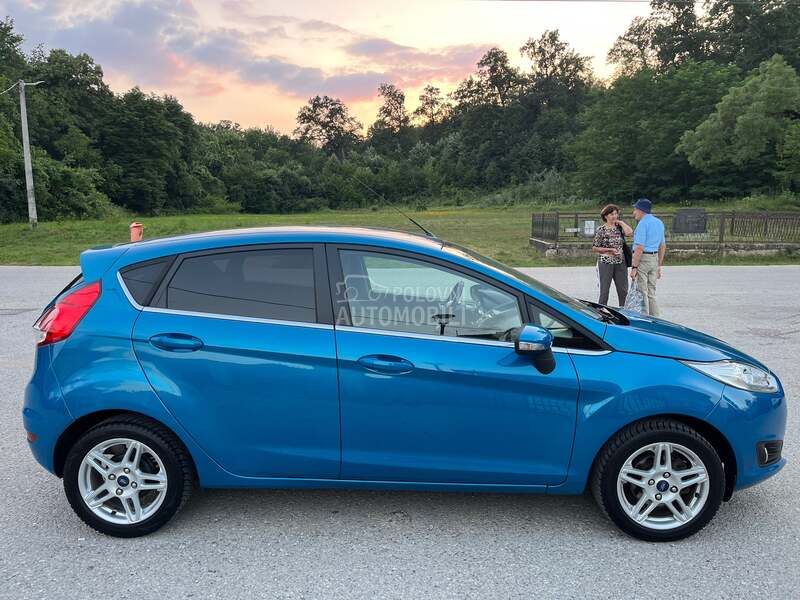Ford Fiesta 2013 photo 4