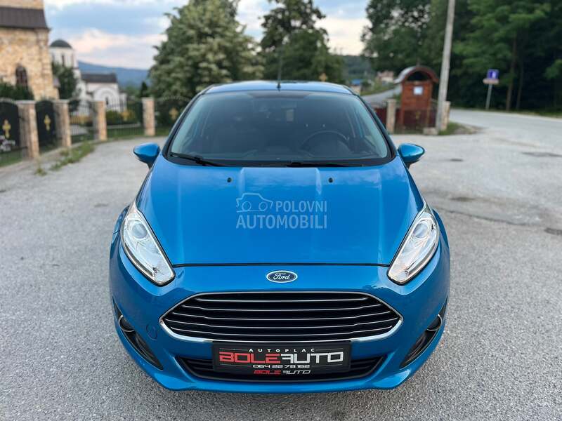Ford Fiesta 2013 photo 2