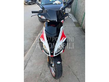 Aprilia SR 50 r, 1.750 €, 2012. , 49 cm3, 16.709 km, 3kW (4 KS), Scooter, Niš