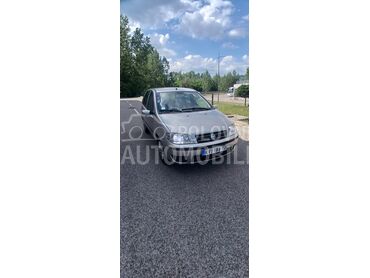 Fiat Punto Fiat punto, 2.300 €, 2004. Hečbek, Benzin | 1242 cm3, 190.000 km, 59kW (80 KS), Manuelni 5 brzina, 4/5 vrata, 5 sedišta, Kraljevo