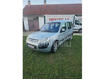Citroen Berlingo 1.6hdi multispace, 950 €, 2006. Monovolumen (MiniVan), Dizel | 1600 cm3, 250.000 km, 68kW (92 KS), Manuelni 5 brzina, 4/5 vrata, 5 sedišta, Čurug