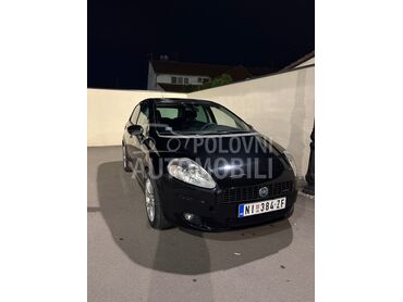 Fiat Grande Punto 1.4 16v SPORT, 2.599 €, 2007. Hečbek, Benzin + Gas (TNG) | 1368 cm3, 256.205 km, 70kW (95 KS), Manuelni 6 brzina, 4/5 vrata, 4 sedišta, Pančevo