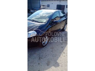 Fiat Grande Punto, Po dogovoru, 2006. Hečbek, Benzin | 1368 cm3, 186.000 km, 57kW (77 KS), Manuelni 5 brzina, 4/5 vrata, 5 sedišta, Ub