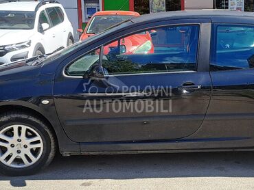 Peugeot 307 Peugeot 307 2,0, 1.450 €, 2001. Hečbek, Benzin | 1997 cm3, 210.000 km, 100kW (136 KS), Manuelni 5 brzina, 2/3 vrata, 5 sedišta, Beograd