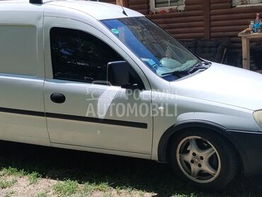 Opel Combo 1.6 cng (može zamena), 3.600 €, 2010. Monovolumen (MiniVan), Benzin + Metan (CNG) | 1598 cm3, 220.000 km, 69kW (94 KS), Manuelni 5 brzina, 2/3 vrata, 2 sedišta, Melenci