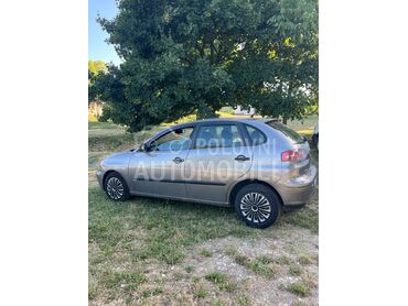Seat Ibiza, 2.100 €, 2005. Hečbek, Benzin | 1198 cm3, 250.000 km, 47kW (64 KS), Manuelni 5 brzina, 4/5 vrata, 5 sedišta, Orašac