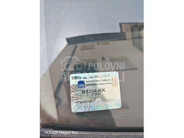 Volkswagen Golf 4 1.4, Po dogovoru, 2001. Hečbek, Benzin + Gas (TNG) | 1390 cm3, 300.000 km, 55kW (75 KS), Manuelni 5 brzina, 2/3 vrata, 5 sedišta, Novi Sad
