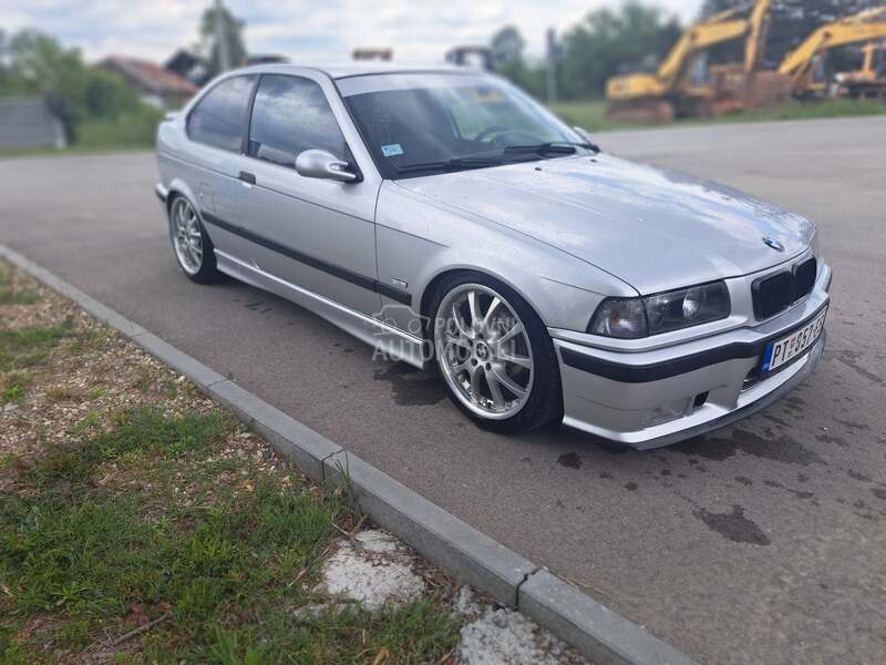 BMW 316 - kompletan auto u delovima