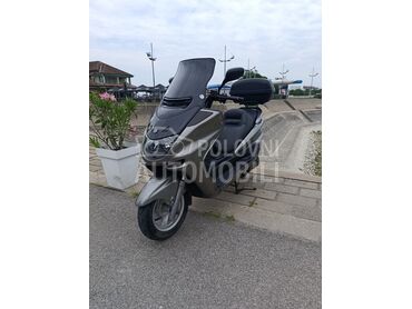 Yamaha majesty 250 (može zamena), 1.200 €, 2001. , 249 cm3, 61.000 km, 15kW (20 KS), Scooter, Apatin