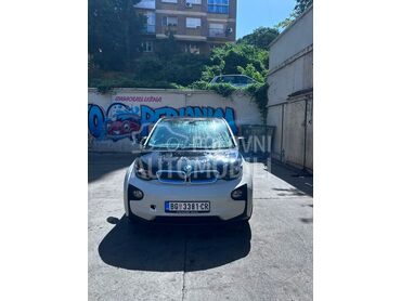 BMW i3, 9.680 €, 2016. Hečbek, Električni pogon, 170.000 km, 75kW (102 KS), Automatski / poluautomatski, 4/5 vrata, 4 sedišta, Beograd