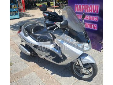 Piaggio x8, 1.299 €, 2004. , 200 cm3, 52.600 km, 14kW (19 KS), Scooter, Niš