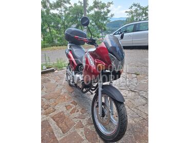 Honda Varadero, 2.200 €, 2002. , 125 cm3, 51.135 km, 11kW (15 KS), Enduro / Cross, Pirot