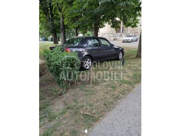Mercedes Benz C 200, 1.500 €, 1993. Limuzina, Dizel | 1997 cm3, 340.000 km, 55kW (75 KS), Manuelni 5 brzina, 4/5 vrata, 5 sedišta, Zemun
