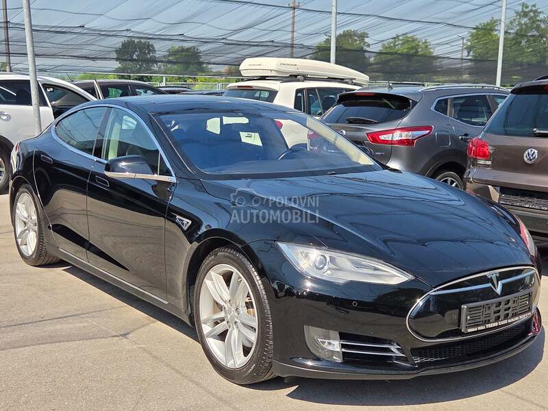 Tesla Model С 85