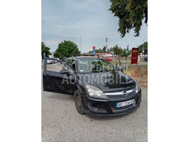 Opel Astra H, 2.600 €, 2011. Hečbek, Benzin | 1364 cm3, 342.000 km, 66kW (90 KS), Manuelni 5 brzina, 4/5 vrata, 5 sedišta, Beograd