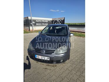 Volkswagen Golf 5 1.9tdi (može zamena), 2.850 €, 2004. Hečbek, Dizel | 1896 cm3, 235.946 km, 77kW (105 KS), Manuelni 5 brzina, 4/5 vrata, 5 sedišta, Omoljica