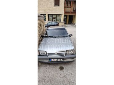 Opel Ascona, 1.000 €, 1986. Limuzina, Benzin + Gas (TNG) | 1600 cm3, 258.000 km, 59kW (80 KS), Manuelni 5 brzina, 4/5 vrata, 4 sedišta, Užice