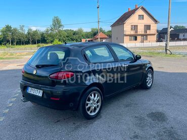 Alfa Romeo 147 (može zamena), 750 €, 2004. Hečbek, Benzin | 1598 cm3, 25.525 km, 77kW (105 KS), Manuelni 5 brzina, 4/5 vrata, 5 sedišta, Lajkovac (Varoš)