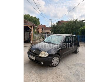 Renault Clio, 1.250 €, 2001. Limuzina, Benzin | 1400 cm3, 194.575 km, 72kW (98 KS), Manuelni 5 brzina, 2/3 vrata, 5 sedišta, Kragujevac
