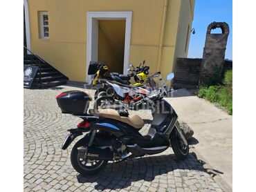 Piaggio Beverly Cruiser 500, 4.900 €, 2011. , 493 cm3, 23.000 km, 29kW (39 KS), Scooter, Novi Sad
