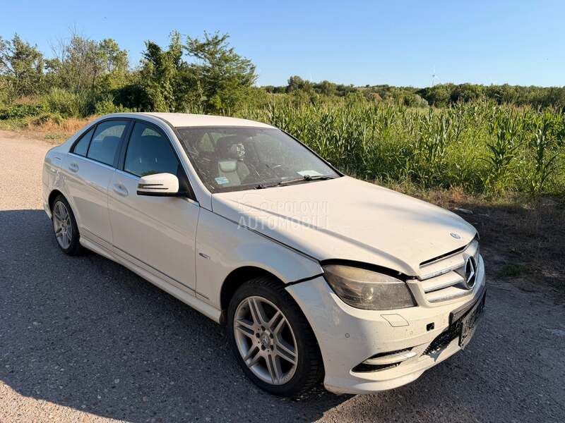 Mercedes-Benz C 350 2010 photo 2