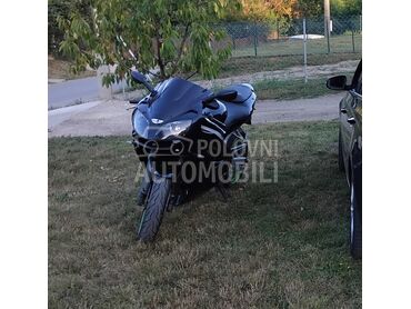 Kawasaki Zx9r, 2.900 €, 2001. , 900 cm3, 60.000 km, 101kW (137 KS), Sport / Super sport, Mladenovac