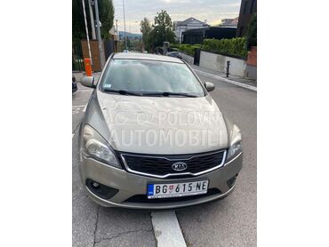 Kia pro_cee`d, 4.000 €, 2012. Hečbek, Benzin | 1396 cm3, 235.500 km, 77kW (105 KS), Manuelni 5 brzina, 2/3 vrata, 5 sedišta, Savski Venac