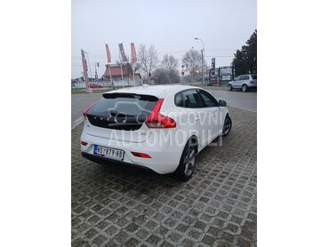 Volvo V40 FUL, 5.450 €, 2015. Hečbek, Dizel | 1560 cm3, 198.225 km, 84kW (114 KS), Manuelni 6 brzina, 4/5 vrata, 5 sedišta, Veternik