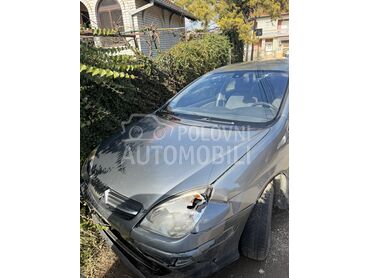 Citroen C5 2.0 HDI, 350 €, 2003. Limuzina, Dizel | 1977 cm3, 444.444 km, 80kW (109 KS), Manuelni 5 brzina, 4/5 vrata, 5 sedišta, Novi Sad
