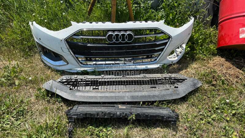 Branik sa maskom haubom i još nekim delovima za a4 b9 za Audi A4 od 2021. do 2023. god.