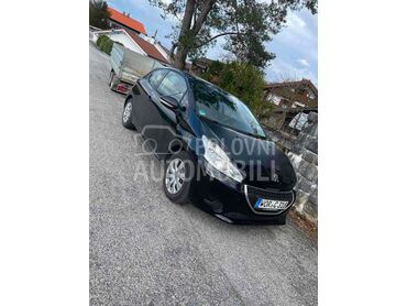Peugeot 208 1,4 HDI, 2.700 €, 2015. Hečbek, Dizel | 1397 cm3, 145.000 km, 50kW (68 KS), Manuelni 5 brzina, 2/3 vrata, 5 sedišta, Barajevo