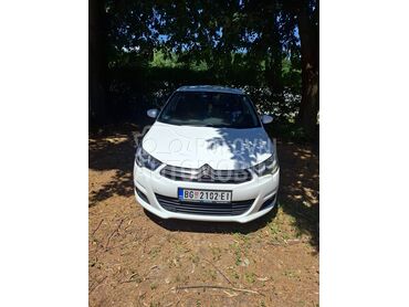 Citroen C4 1.6 ehdi, 6.200 €, 2017. Hečbek, Dizel | 1560 cm3, 197.000 km, 88kW (120 KS), Manuelni 6 brzina, 4/5 vrata, 5 sedišta, Beograd