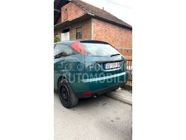 Ford Focus 1.8 tddi, 1.100 €, 2001. Hečbek, Dizel | 1800 cm3, 25.555 km, 66kW (90 KS), Manuelni 5 brzina, 2/3 vrata, 5 sedišta, Smederevo