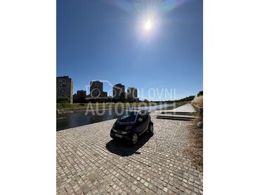 Smart ForTwo, 2.100 €, 2002. Kabriolet/Roadster, Benzin | 600 cm3, 207.000 km, 33kW (45 KS), Automatski / poluautomatski, 2/3 vrata, 2 sedišta, Niš
