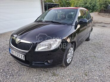 Škoda Fabia 1.2 ambiente, 3.100 €, 2010. Limuzina, Benzin + Gas (TNG) | 1198 cm3, 290.000 km, 50kW (68 KS), Manuelni 5 brzina, 4/5 vrata, 5 sedišta, Valjevo