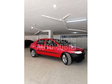 Opel Astra G 100 Year (može zamena), 1.150 €, 1999. Limuzina, Benzin | 1598 cm3, 315.200 km, 55kW (75 KS), Manuelni 5 brzina, 4/5 vrata, 5 sedišta, Niš