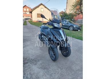 Piaggio MP3 Yourban B KATEGORIJA, 3.650 €, 2014. , 278 cm3, 37.000 km, 17kW (23 KS), Scooter, Ćuprija