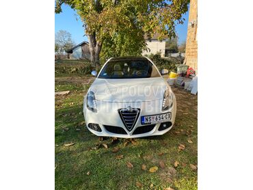 Alfa Romeo Giulietta 2.0 MJET, 7.000 €, 2011. Hečbek, Dizel | 1956 cm3, 207.000 km, 103kW (140 KS), Manuelni 6 brzina, 4/5 vrata, 5 sedišta, Begeč