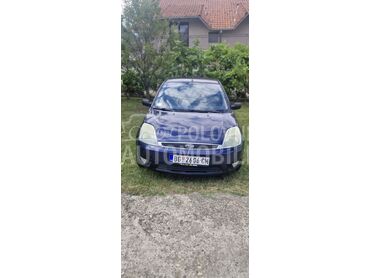 Ford Fiesta 1.4 16v, 1.300 €, 2003. Hečbek, Benzin | 1388 cm3, 257.591 km, 59kW (80 KS), Manuelni 5 brzina, 4/5 vrata, 5 sedišta, Novi Beograd